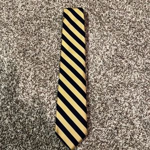 NWT Brooks Brothers gold and navy stripped tie